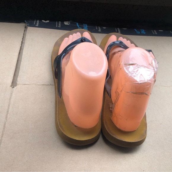 Flojos Women's Black Leather Priya Flip-Flop Sandals Size 9.5 - Picture 9 of 12